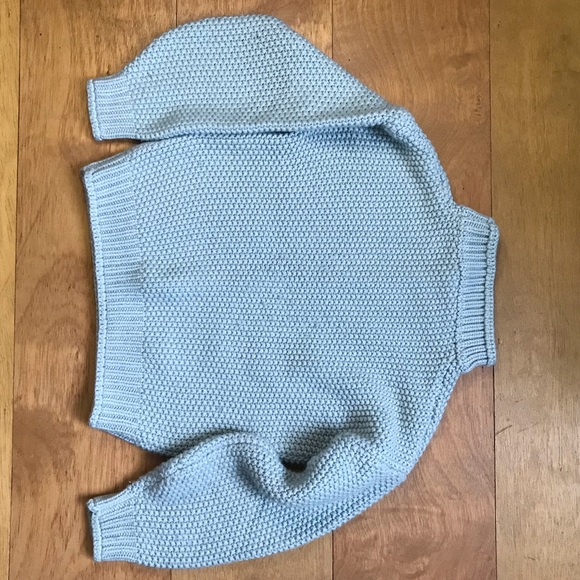 Beautiful Blue Sweater, Girls Size 10-12 - Picture 2 of 2